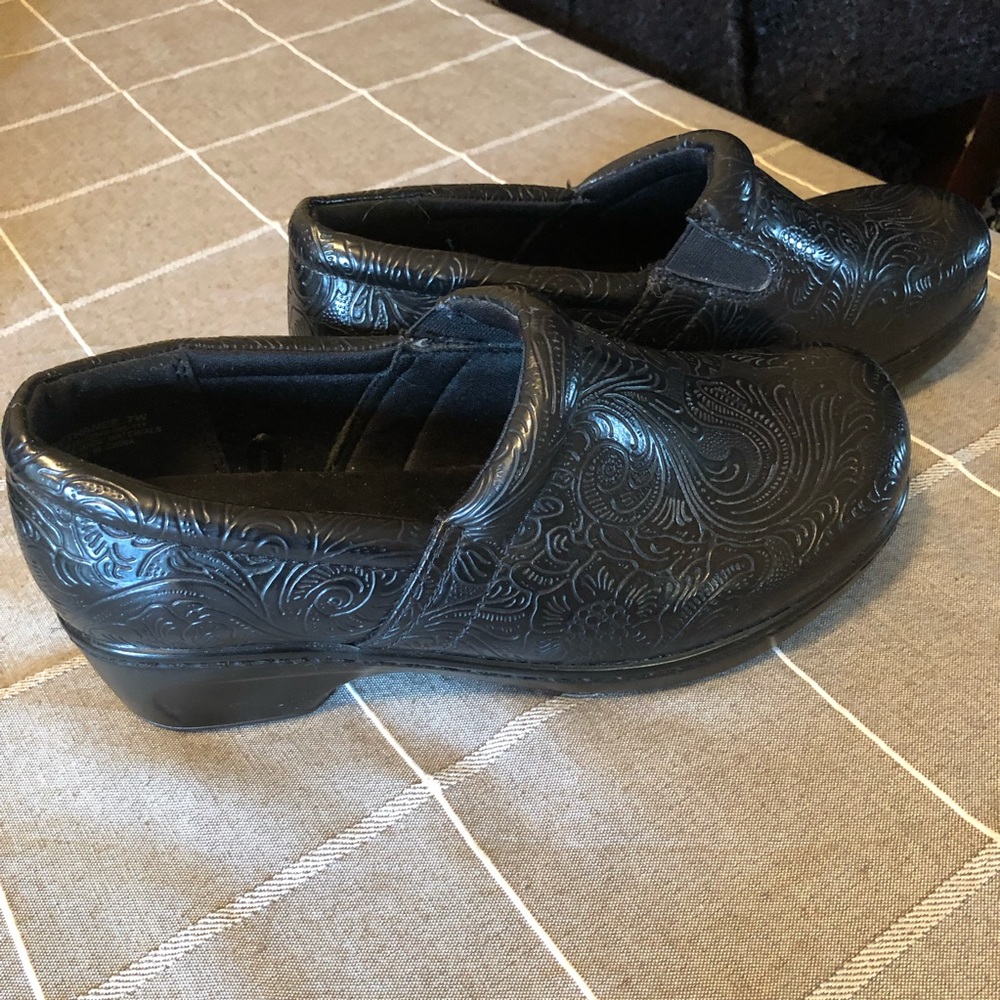 Womens Yuu Bethanee Clogs - Black